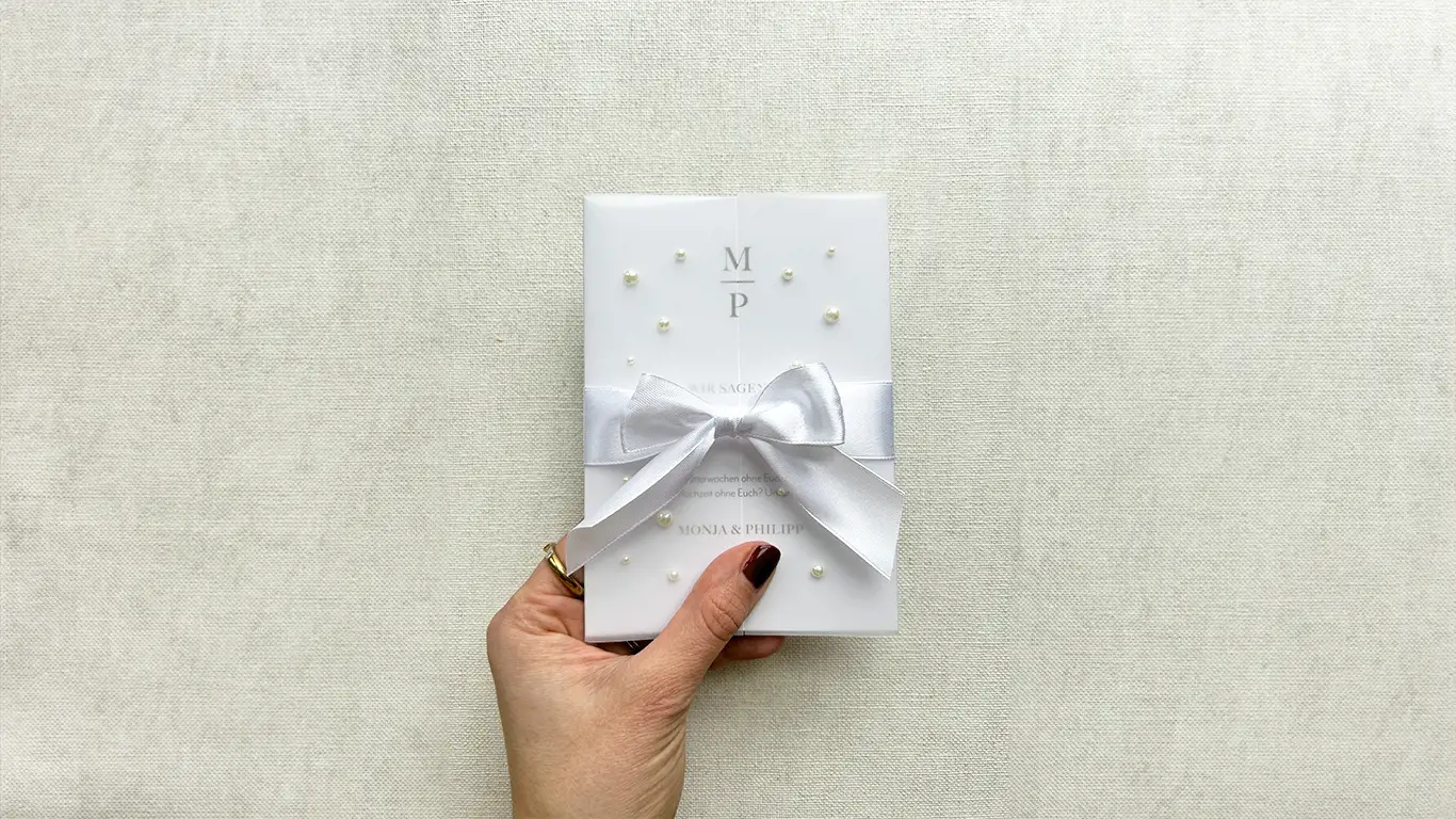 Individuell entworfene Hochzeitseinladung für moderne Hochzeiten