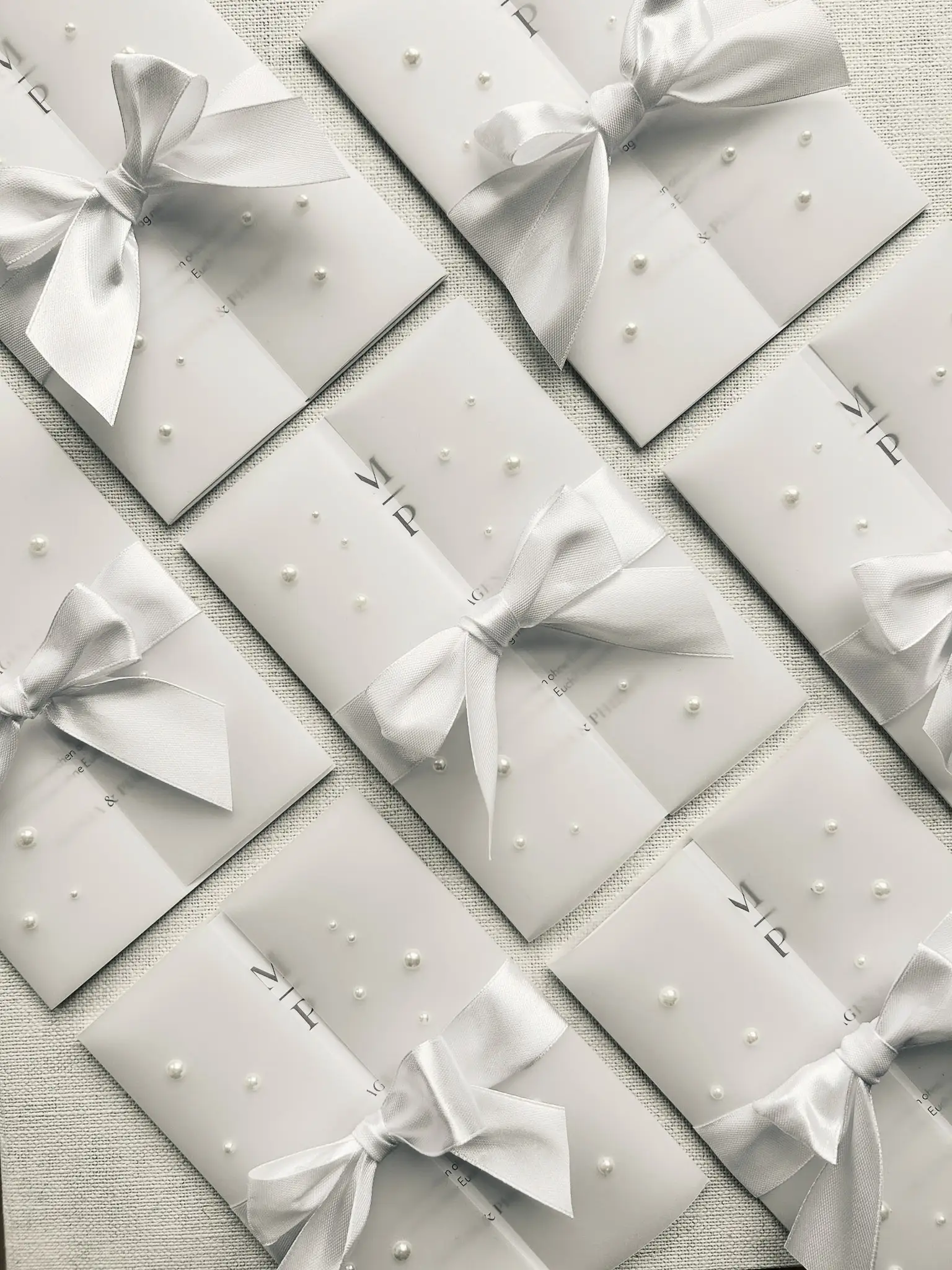 Individuelle Hochzeitspapeterie von gutmanndesign mit persönlichem Designkonzept